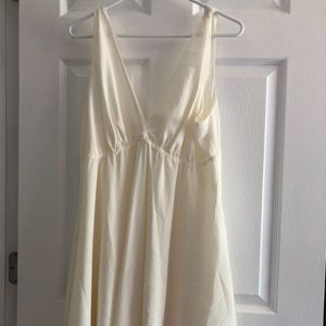 Soma Soft white Sleepwear w/robe- never worn! L/XL